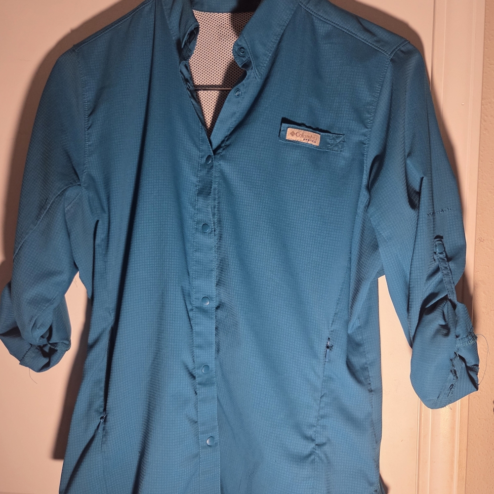 Columbia Men's Blue Casual Button-Down Shirt